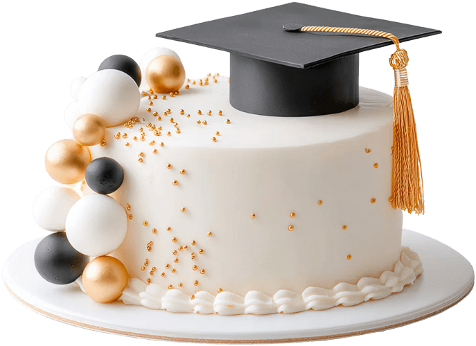 Raffinata torta artigianale per laurea ricoperta di panna bianca, decorata con un tocco nero e nappa dorata, sfere decorative bianche, nere e oro di diverse dimensioni e una pioggia di zuccherini dorati.